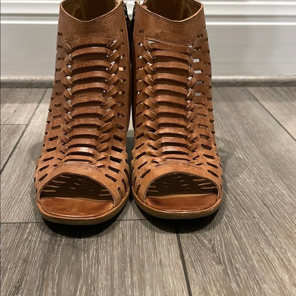 Paul Green Tan Ankle Boots with Leather Straps and Block Heel